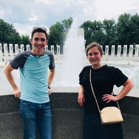 Meet your Posher, Derrick - Picture 1 of 1